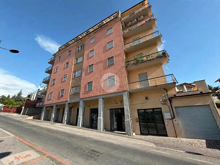 Appartamento quadrilocale in affitto in Via Pescara, L'Aquila