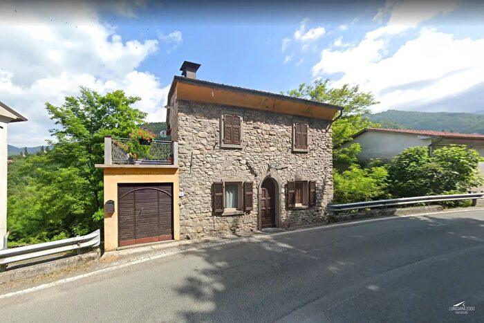 Casa con 5 locali in vendita in Fivizzano