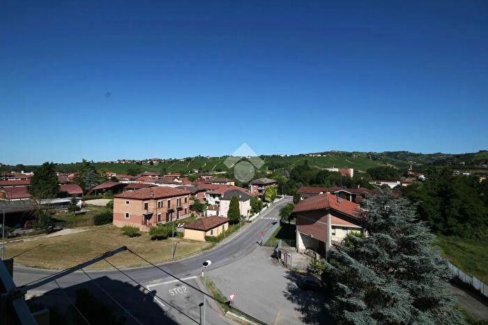 Appartamento quadrilocale in vendita in Via Settembre, Neive