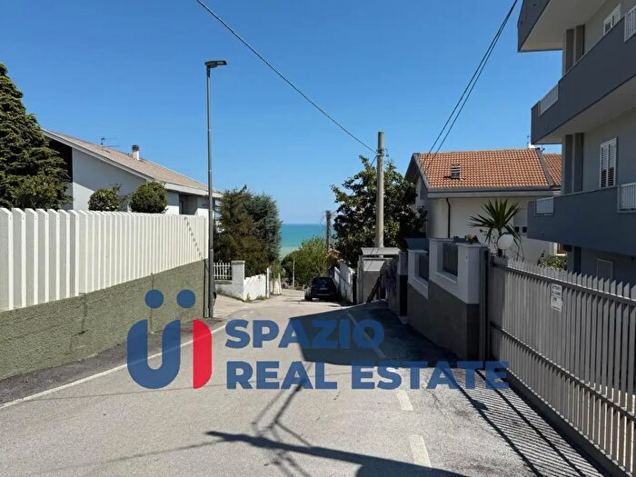Casa con 6 locali in vendita in Str Vicinale Colle Cervone del Palazzo, Pescara