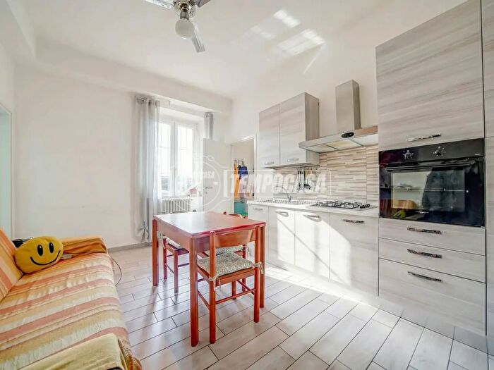 Appartamento bilocale in vendita in Via Piave, Caronno Varesino