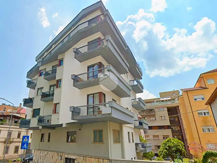 Appartamento quadrilocale in vendita in Via Luigi Cadorna, Teramo