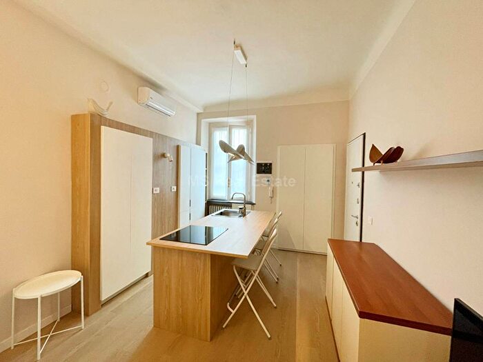 Appartamento bilocale in affitto in Via Valparaiso, Solari, Milano
