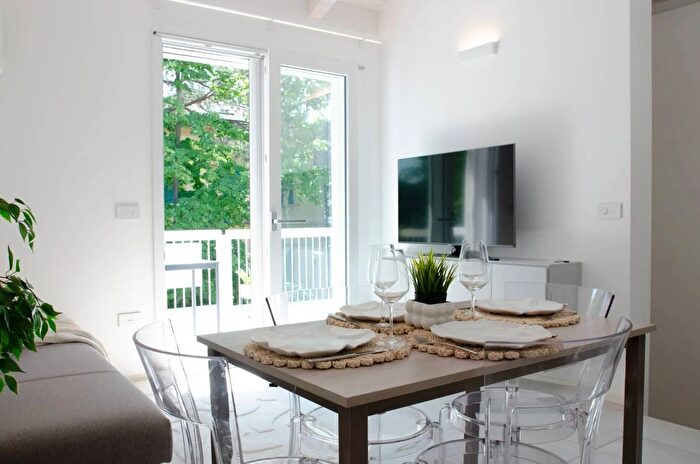 Appartamento trilocale in vendita in Viale Trento Trieste Riccione, Riccione