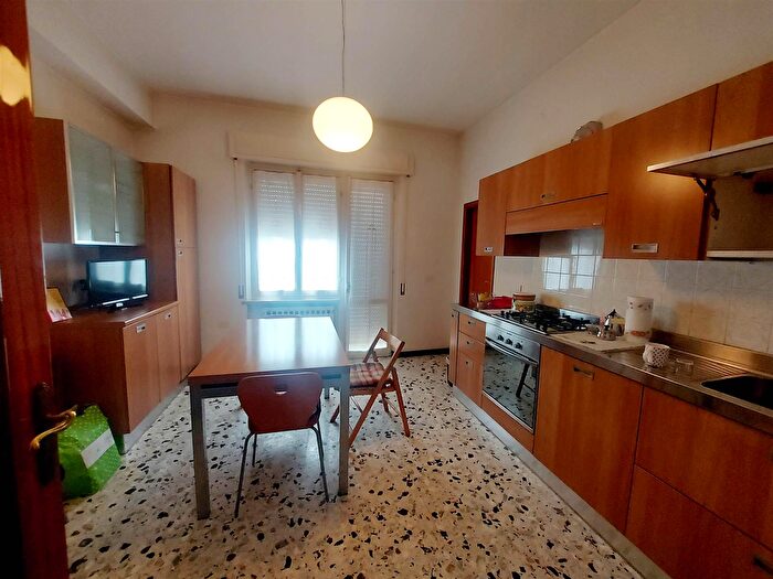 Casa con 7 locali in vendita in Via Ss Crocefisso, Ostra Vetere