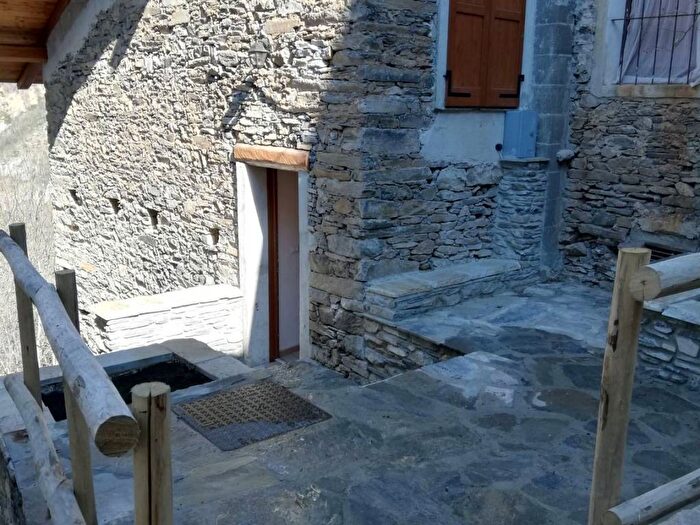 Casa bilocale in affitto in Via Don B Galaverna, Castelmagno