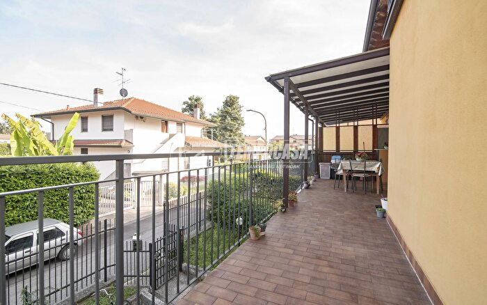 Appartamento trilocale in vendita in Manzoni, Pozzo DAdda