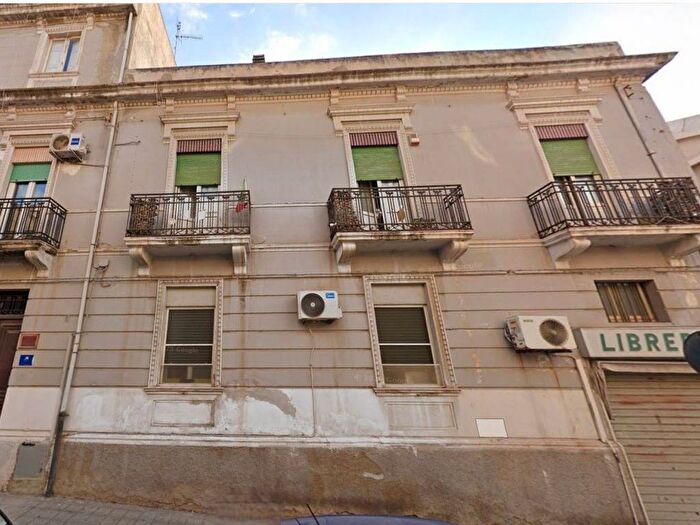 Appartamento trilocale in affitto in Via Apollo, Centro Storico, Reggio Calabria