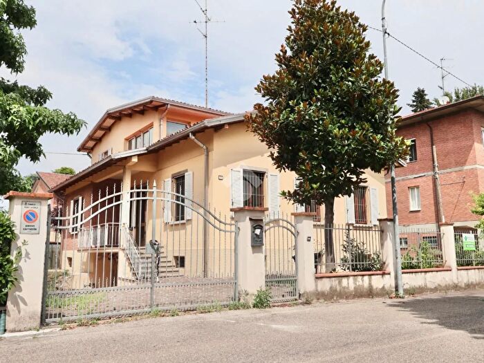 Casa quadrilocale in vendita in Via Giovanni Magnanini, Reggio Emilia