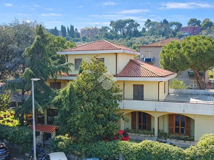 Casa con 5 locali in vendita in Via Sabotino, Giulianova