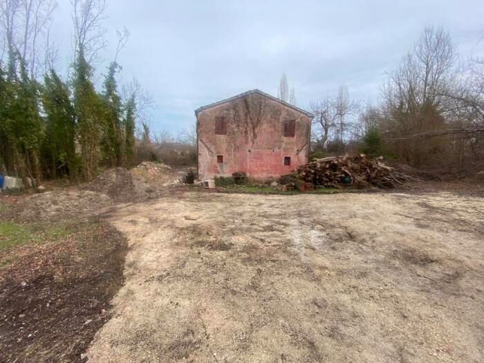 Casa con 13 locali in vendita in Contrada Balciana, Poggio San Marcello