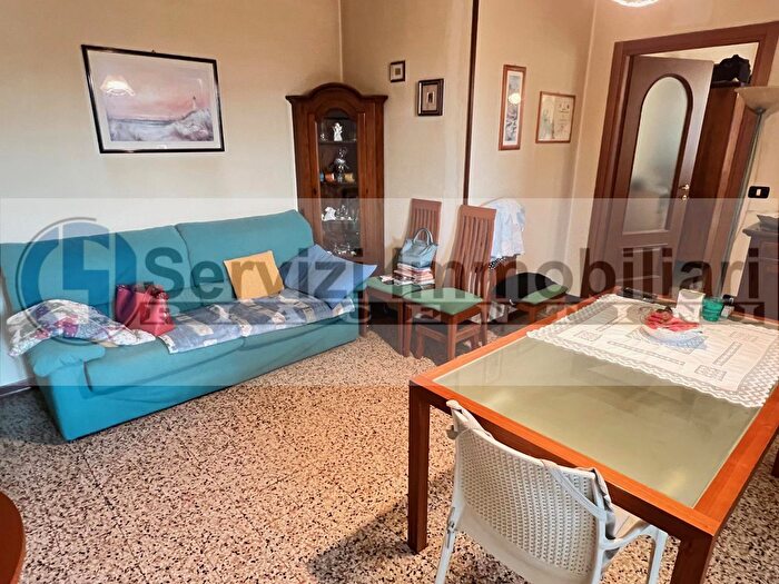 Appartamento trilocale in vendita in Viale Roma, Ponte DellOlio