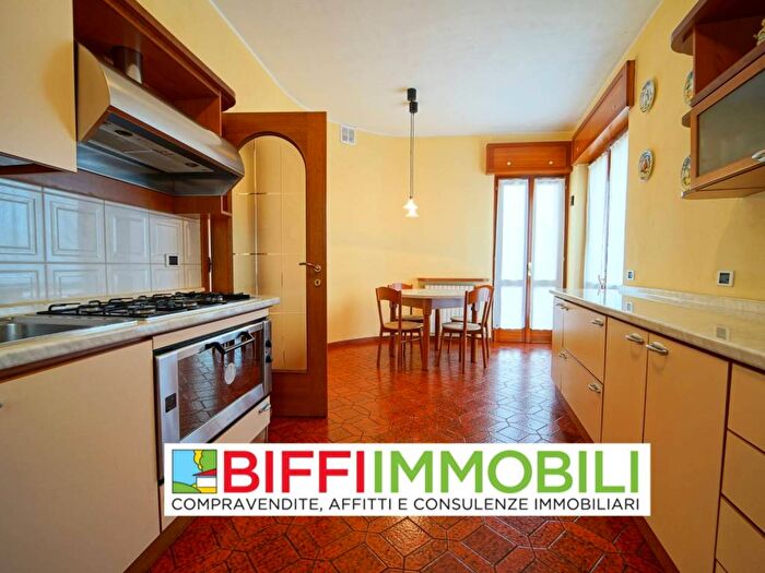 Case in Vendita e in Affitto - 3