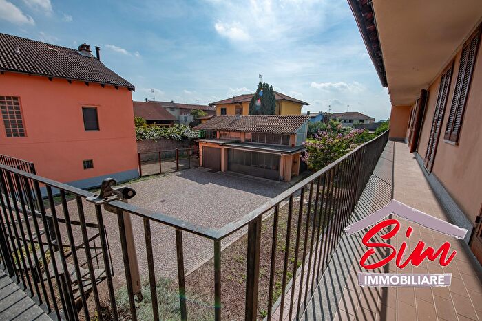 Casa con 7 locali in vendita in Recetto