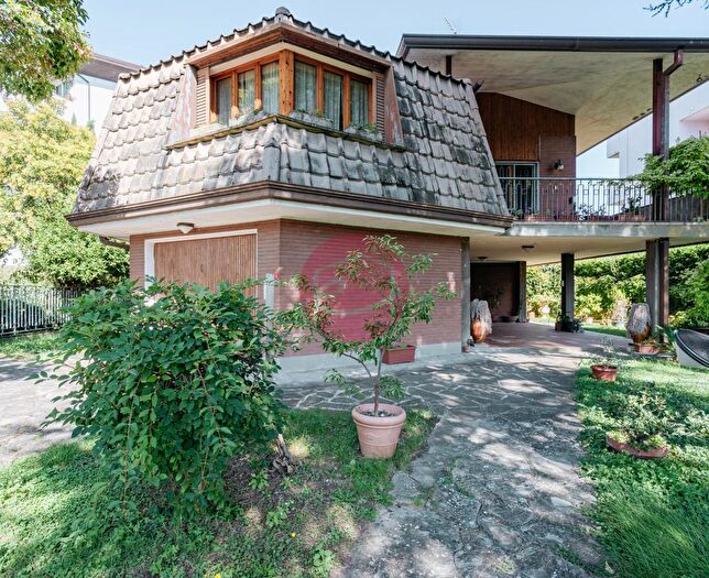 Casa con 5 locali in vendita in Rimini