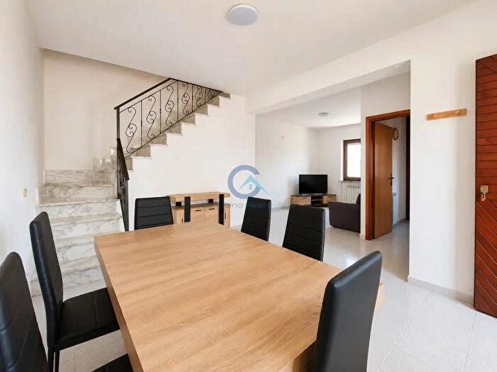 Casa trilocale in vendita in Via dei Gelsomini, Squillace