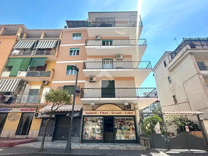 Appartamento quadrilocale in vendita in Piazza Tanucci, San Giorgio A Cremano