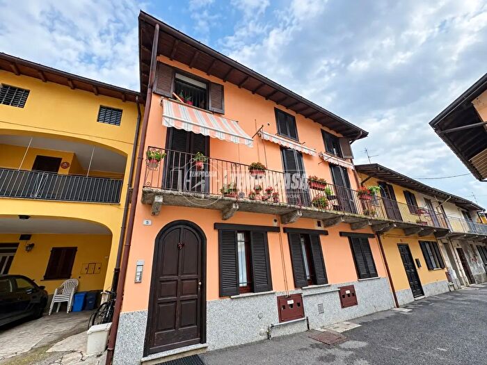 Appartamento bilocale in vendita in Via Manzoni Alessandro, Rovellasca