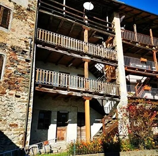 Casa con 7 locali in vendita in Cervarolo Villa Superiore Cervarolo Villa Inferiore Varallo Cellio con Breia Vercelli Piemonte Italia, Varallo