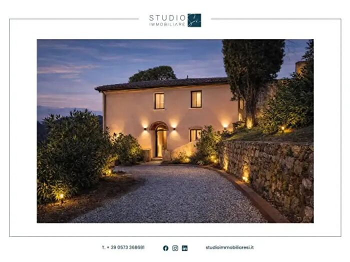 Casa con 5 locali in vendita in Via San Felice E Piteccio, Pistoia