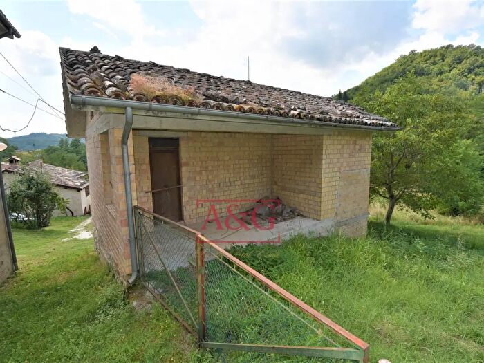 Casa quadrilocale in vendita in Località Villa Vena Snc, Amandola