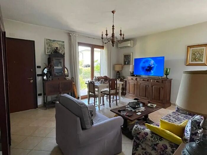 Appartamento con 5 locali in vendita in Via Parini, Pietrasanta