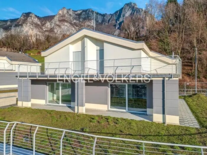 Casa con 5 locali in vendita in Via ai Poggi, Lecco