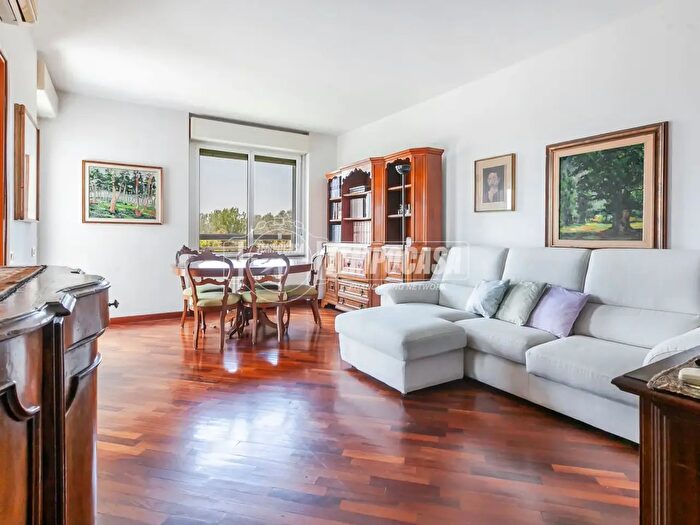 Appartamento trilocale in vendita in Via Carlo Perini, Milano