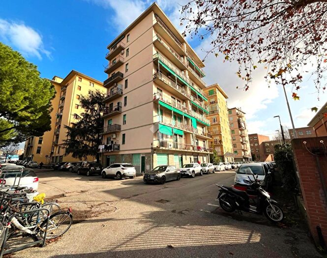 Appartamento trilocale in affitto in Via Val di Sieve, Firenze
