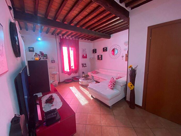 Appartamento quadrilocale in affitto in Corso Italia, Revere, Borgo Mantovano