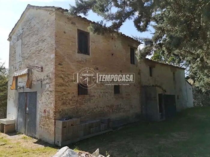 Casa quadrilocale in vendita in Castelplanio