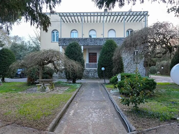 Casa con 10 locali in vendita in Ravenna