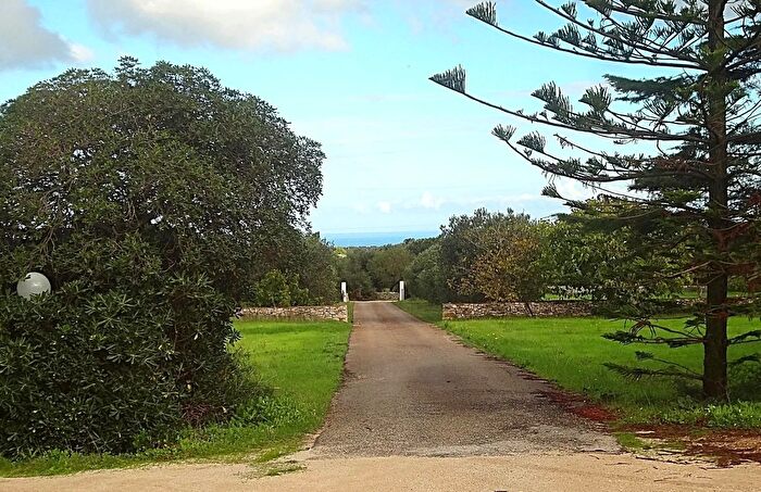 Casa con 7 locali in vendita in Fasano