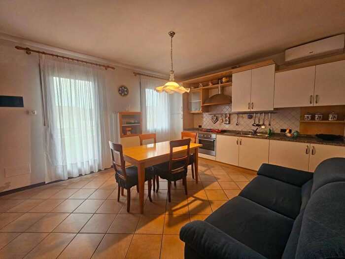 Appartamento bilocale in affitto in Via Giugno, Centro, Legnaro