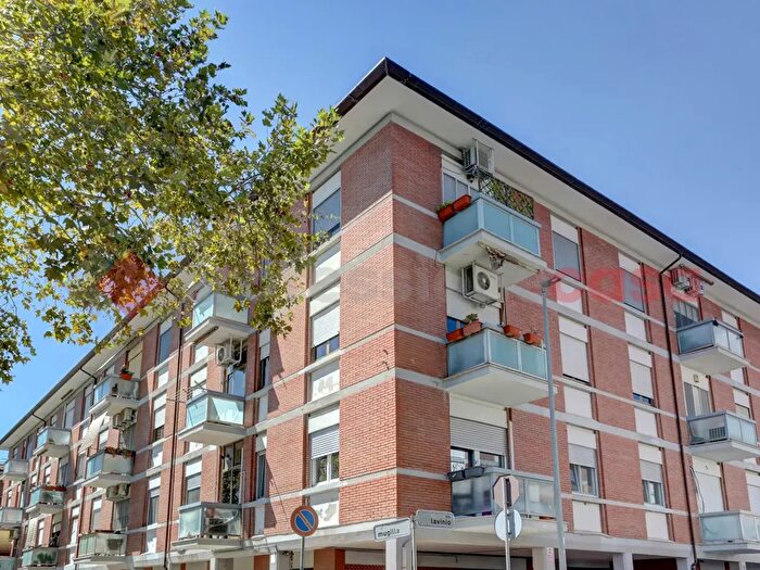 Appartamento quadrilocale in vendita in Via Lavinio, Latina