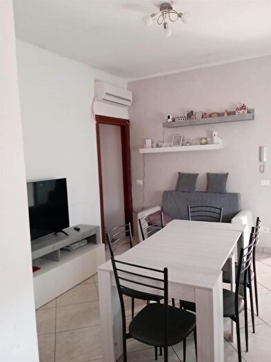 Casa con 5 locali in vendita in Monticelli DOngina