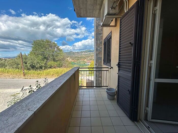Appartamento trilocale in vendita in Via Alcide De Gasperi, Zumpano