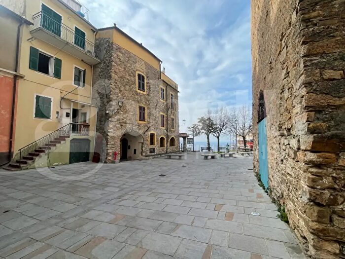 Casa con 5 locali in vendita in Via Dante, Sanremo