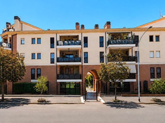 Appartamento monolocale in affitto in Via Luigi Lilio, Tintoretto, Roma