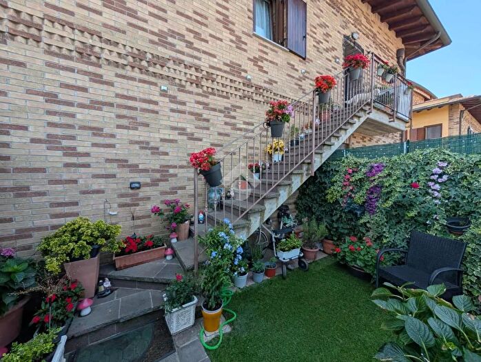 Appartamento trilocale in vendita in Via Colombaia, Seriate