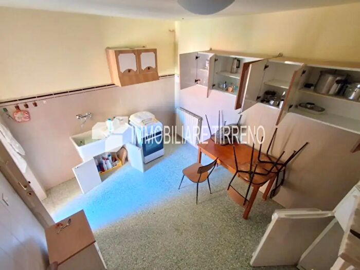 Appartamento con 6 locali in vendita in a Castagnola di Sotto, Massa