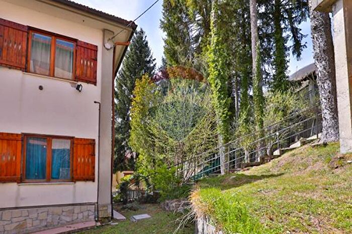 Casa con 6 locali in vendita in Piazza Scoffera, Davagna