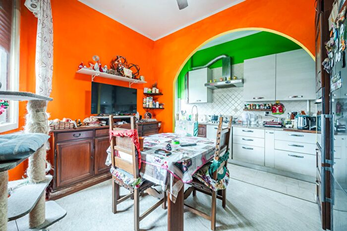 Appartamento con 5 locali in vendita in Viale Caduti in Guerra, Modena