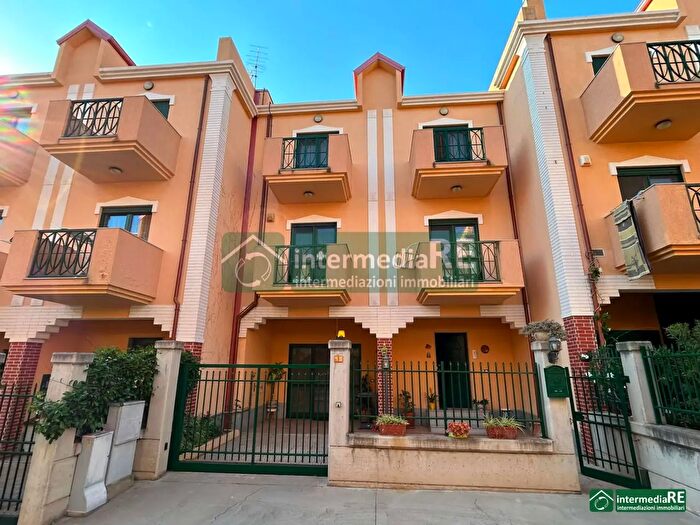 Casa con 5 locali in vendita in Via Sbarre Sup Laboccetta, Reggio Calabria