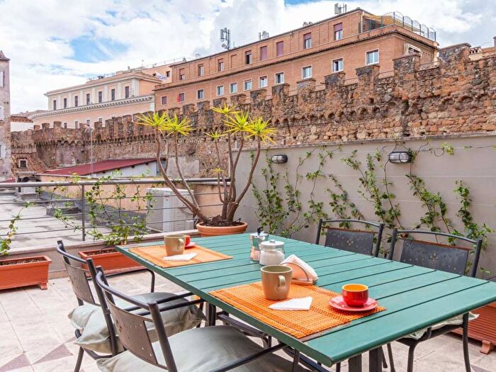 Appartamento bilocale in affitto in Vicolo del Farinone, Borgo, Roma