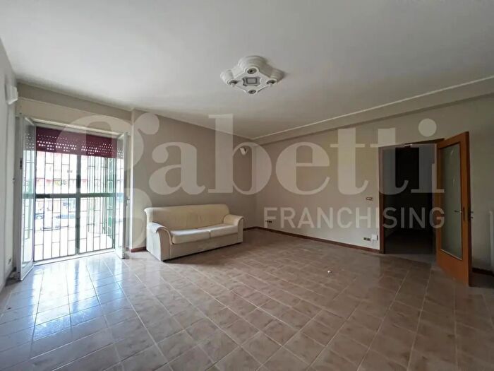 Appartamento trilocale in vendita in Via Alcibiade, Siracusa