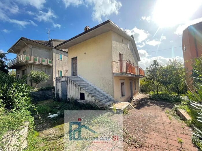Casa con 6 locali in vendita in Via Municipio, Sant'Angelo A Cupolo