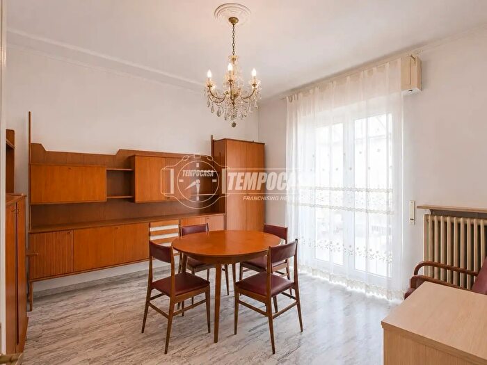 Casa trilocale in vendita in Via Santorre Santarosa, Novara