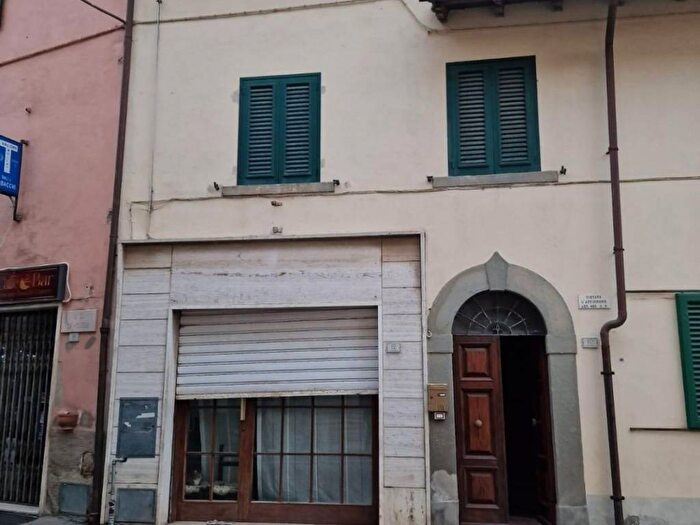 Casa con 6 locali in vendita in Via Piave, Cevoli, Casciana Terme Lari