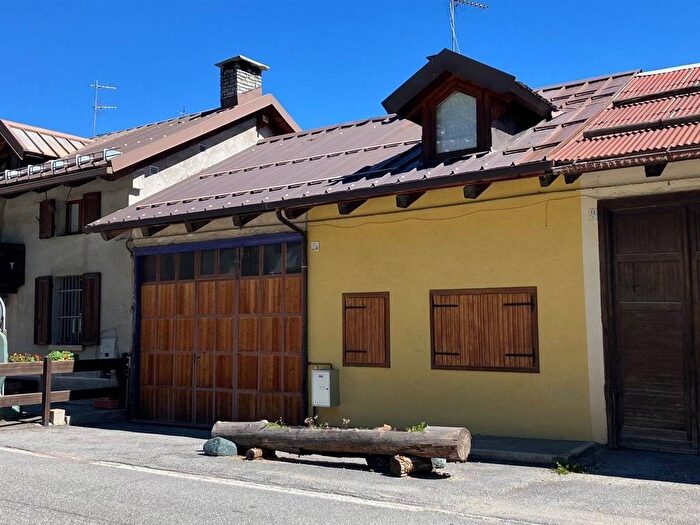 Appartamento quadrilocale in affitto in Via Bouvier, Centro, Cesana Torinese